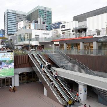 Hisaya Odori (Nagoya), complexe commercial au pied de la tour Mirai Tower