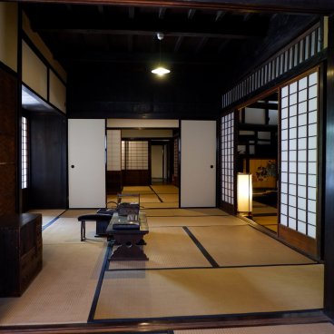 Résidence Yamaguchi (Sakai, Osaka), pièces traditionnelles sur tatamis en enfilade