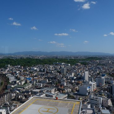 Maire de Sakai (sud d'Osaka), vue depuis l'observatoire sur la ville, les 2 grands Kofuns et le parc Daisen