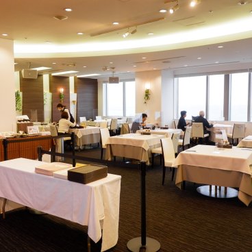 Hotel Aomori, salle de restauration Le Bois avec petit-déjeuner buffet