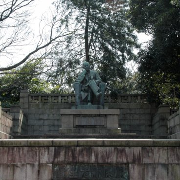 Todai (Tokyo), statue de Hamao Arata (1849 - 1925)
