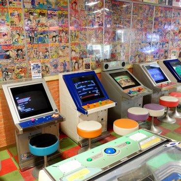 Daiba 1-chome Shotengai (Tokyo), anciens jeux sur bornes d'arcade