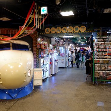 Daiba 1-chome Shotengai (Tokyo), reproduction rue marchande de Showa 2