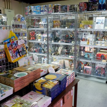Daiba 1-chome Shotengai (Tokyo), boutique de figurines