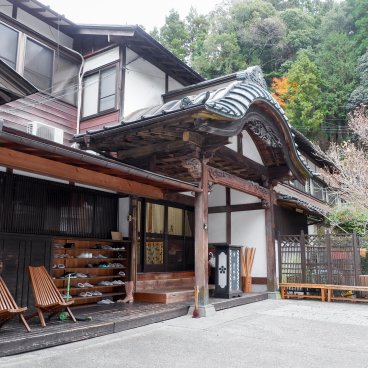 Kakurinbo (Minobu, mont Fuji), entrée de l'auberge bouddhiste