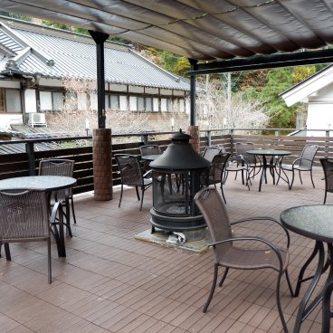 Kakurinbo (Minobu, mont Fuji), vu sur la terrasse extérieure de l'auberge bouddhiste