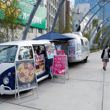 Parc Miyashita (Tokyo), food trucks sur le toit-terrasse