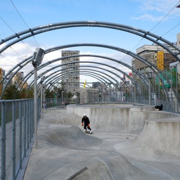 Parc Miyashita (Tokyo), skatepark sur le toit-terrasse