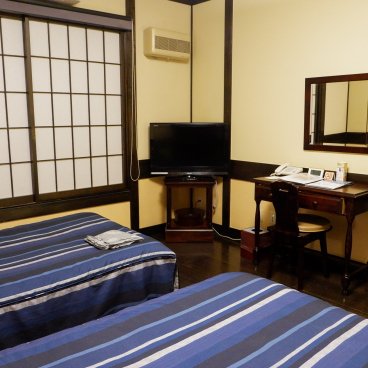 Tamachi Bukeyashiki Hotel (Kakunodate), chambre avec 2 lits doubles à l'occidental 2
