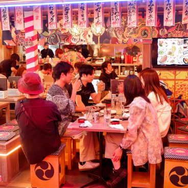 Kabukicho Tower (Tokyo), bars izakaya au Kabuki Yokocho 2
