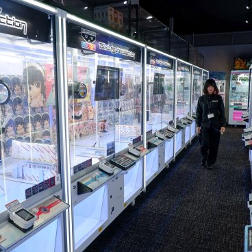 Kabukicho Tower (Tokyo), machines à pince dans la salle d'arcade Bandai Namco 2