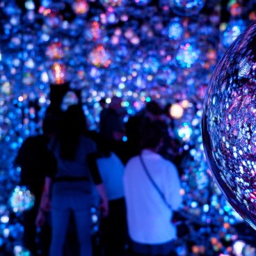 teamLab Borderless (Azabudai Hills, Tokyo), Bubble Universe multicolore 3