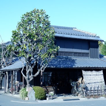 Cimetière de Yanaka (Tokyo), architecture traditionnelle japonaise dans le quartier