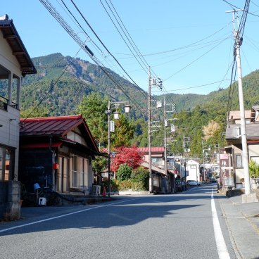Minobu (Yamanashi, Mont Fuji), rue du centre-ville près du temple Kuon-ji