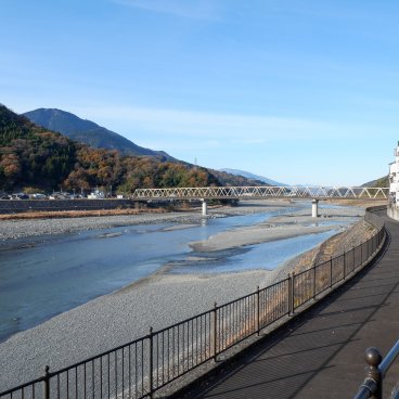 Minobu (Yamanashi, Mont Fuji), vue sur la rivière Fuji-kawa près de la gare JR