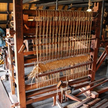 Résidence Nagase (Shirakawa-go), exposition d'un métier à corder traditionnel