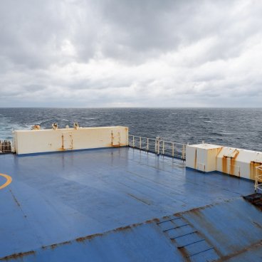 Shin Nihonkai Ferry, bateau Hamanasu (Maizuru - Otaru), pont extérieur avec vue sur la mer