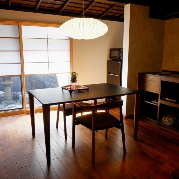 Auberge Homachi Mikuni Minato (Fukui), espace cuisine de la maison Seigaiha