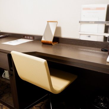 Hotel WBF Hommachi (Osaka), bureau de la chambre Semi-Double Room