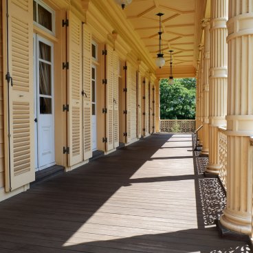 Kyu Iwasaki-tei Teien (Tokyo), terrasse à l'étage de la résidence occidentale