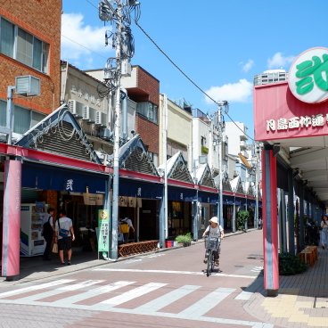 Tsukishima Monja Street (Tokyo), vue sur les arcades de la rue