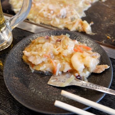 Tsukishima Monja Street (Tokyo), monjayaki prêt à être dégusté