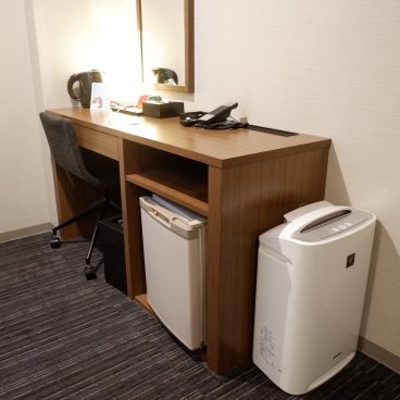 ibis Styles Kyoto Shijo, bureau de la chambre Standard avec 2 lits simples