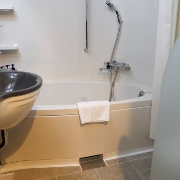 ibis Styles Kyoto Shijo, salle de bains de la chambre Standard avec 2 lits simples