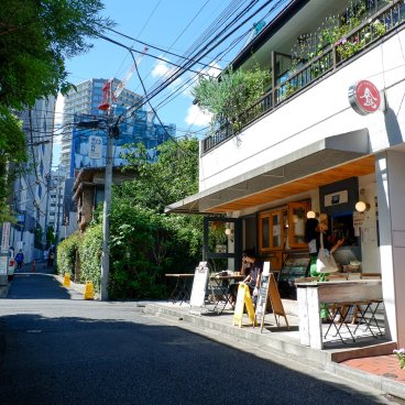 Sunny Hills (Tokyo), ruelle du quartier Minami-Aoyama autour de la boutique 2