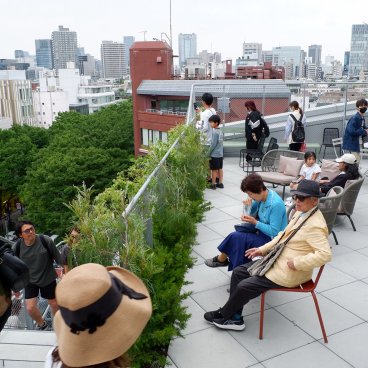 Tokyu Plaza Harajuku (Harakado), terrasse extérieure en escalier 