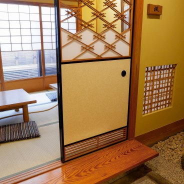 Gontaro Honten (Kyoto), détails de la décoration japonaise de style Sukiya-zukuri du restaurant