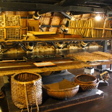 Résidence Wada (Shirakawa-go), exposition d'objets et ustensiles d'époque