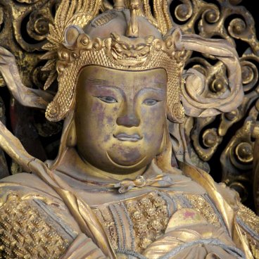 Manpuku-ji (Uji), statue bouddhiste dans l'enceinte du temple