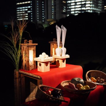 Hamarikyu Tsukimi Sanpo (Tokyo), autel d'offrandes pour Tsukimi