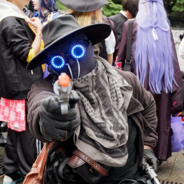 Ikebukuro Halloween Cosplay Festival (Tokyo), cosplayer en train de poser depuis le parc East Ikebukuro Central Park 2