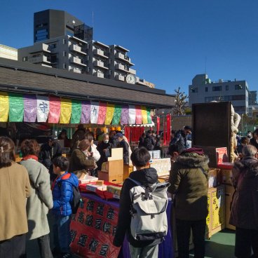 Koto (Tokyo), foule du début d'année au Naritasan Fukagawa Fudo-do en janvier