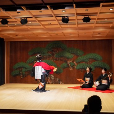 Suigian (Tokyo), représentation de danse traditionnelle Nihon-Buyo
