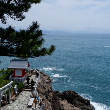 Katsurahama (Kochi), Vue en hauteur sur le sanctuaire Wadatsumi-jinja