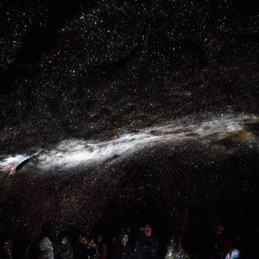 Tanegashima Light Festival, œuvre Super Planetarium - Cave of Stars ©Takayuki Ohira