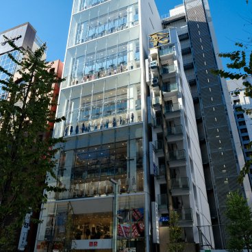 Uniqlo Ginza Flagship Store (Tokyo), Vue extérieure du magasin