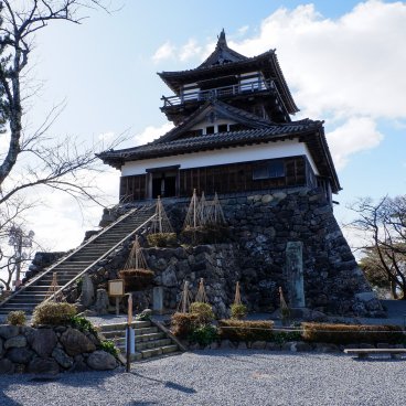 Château de Maruoka (Fukui), Vue d'ensemble du donjon de bois