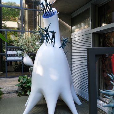 Musée Mémorial Taro Okamoto (Tokyo), Sculpture exposée dans le jardin