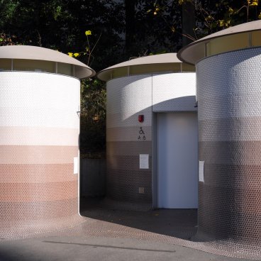 The Tokyo Toilet (Shibuya), toilettes du parc Yoyogi-Hachiman, Toyo Ito