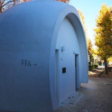 The Tokyo Toilet (Shibuya), toilettes du parc Nanago Dori, Kazoo Sato 