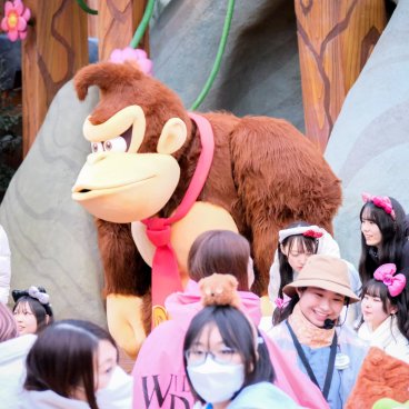 Donkey Kong Country (USJ, Osaka), séance de photo avec la mascotte Kong
