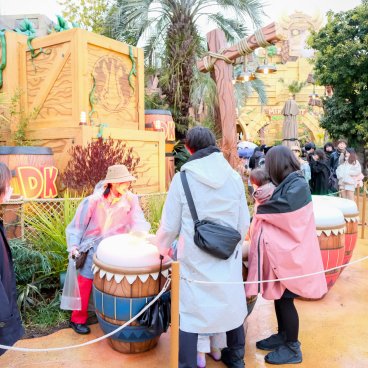 Donkey Kong Country (USJ, Osaka), mini-jeu de rythme sur tambours DK Bongos