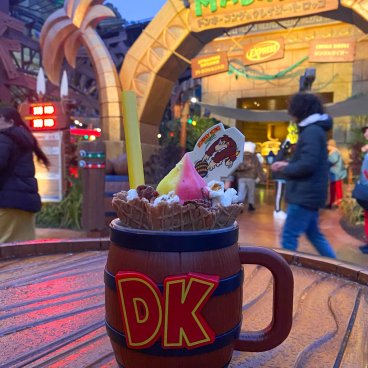 Donkey Kong Country (USJ, Osaka), dessert avec mug DK Crush Sundae - Tropical Banana Flavor