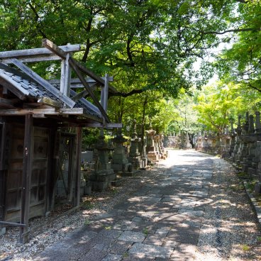 Kosho-ji (Nagoya), vue sur la partie ancienne du cimetière du temple