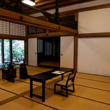 Chikurin-ji (Kochi), Intérieur du pavillon Shoin avec vue sur le jardin Zen