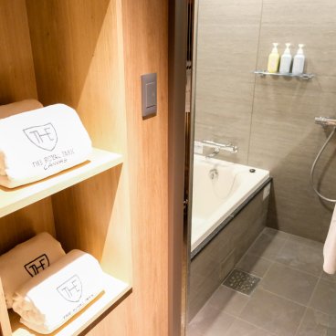 The Royal Park Canvas Fukuoka Nakasu (Kyushu), salle de bains de la chambre Premium Twin Riverside